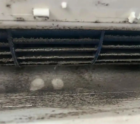 合肥市空调吹的风有股烧焦味是怎么回事